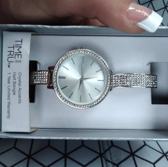 Watch - Picture 2 of 4